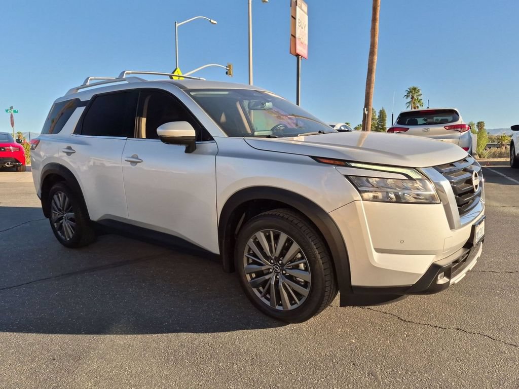 Used 2022 Nissan Pathfinder SL w/ SL Premium Package FWD image 6