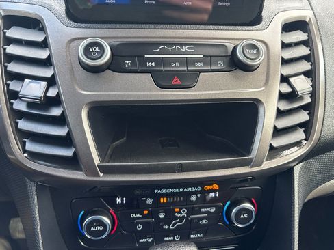 Used 2020 Ford Transit Connect XLT image 13