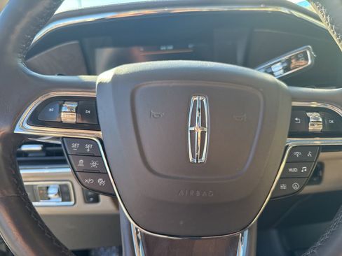 Used 2022 Lincoln Navigator Reserve image 19