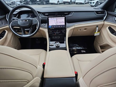 New 2025 Jeep Grand Cherokee L Limited image 17