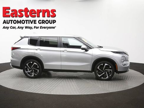 Used 2024 Mitsubishi Outlander SE FWD image 46