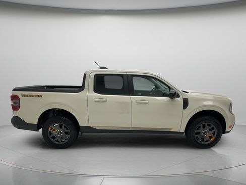 Used 2025 Ford Maverick Tremor AWD/4WD image 4