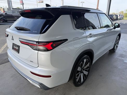 Used 2025 Mitsubishi Outlander SEL AWD/4WD image 4