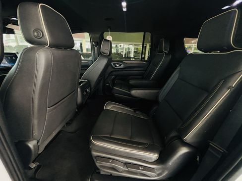 Used 2023 Chevrolet Suburban Premier AWD/4WD image 36