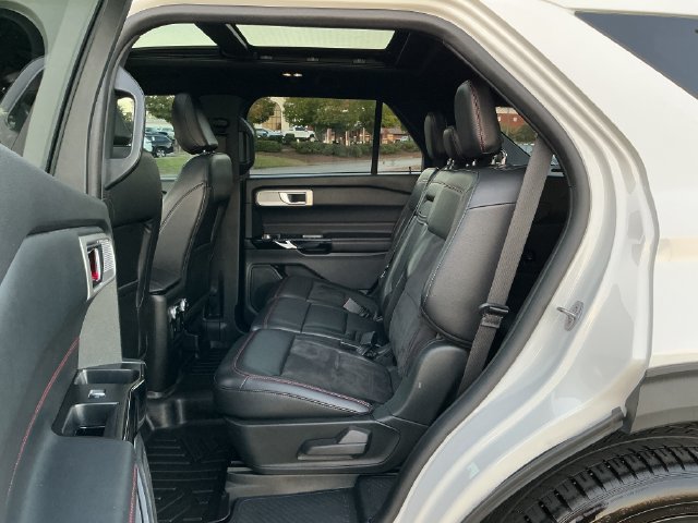 Used 2023 Ford Explorer ST-Line w/ Class IV Trailer Tow Package RWD image 25