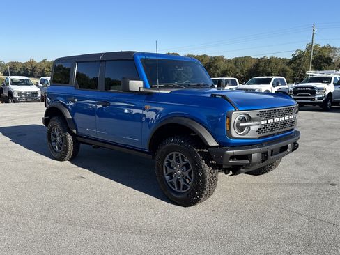 New 2025 Ford Bronco Badlands image 4