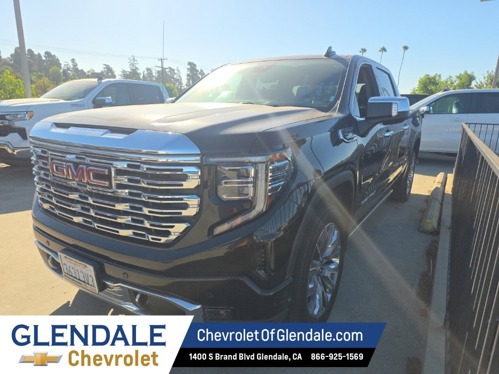Used 2023 GMC Sierra 1500 Denali w/ Denali Reserve Package AWD/4WD image 1