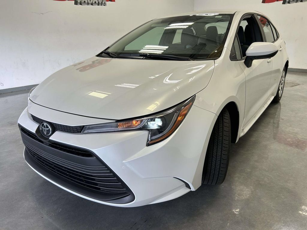 Used 2026 Toyota Corolla LE FWD image 6