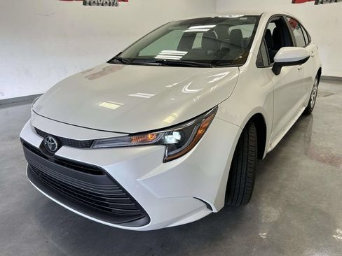 Used 2026 Toyota Corolla LE FWD image 6