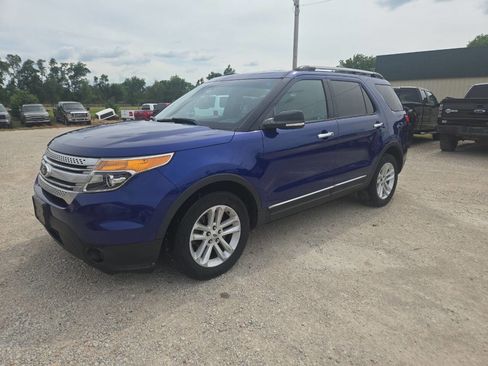 Used 2014 Ford Explorer XLT FWD image 4