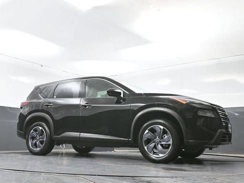 Used 2025 Nissan Rogue SV FWD image 50