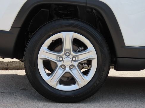 Used 2023 Jeep Compass Sport AWD/4WD image 17