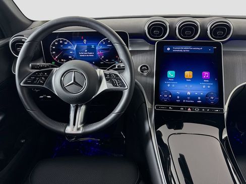 Used 2025 Mercedes-Benz GLC 300 image 21