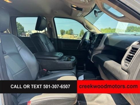 Used 2020 RAM 2500 Tradesman w/ Chrome Appearance Group AWD/4WD image 11