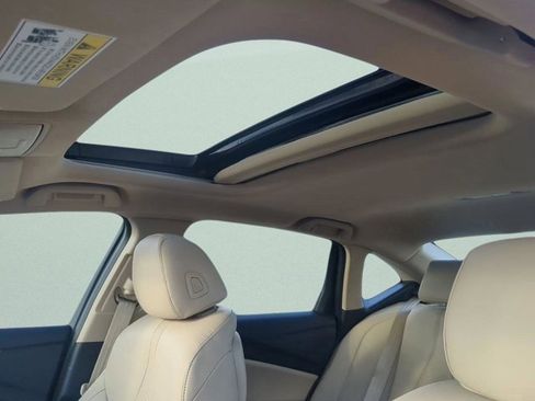 Certified 2025 Acura TLX w/ Technology Package image 16