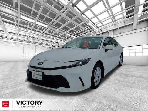 Used 2026 Toyota Camry LE image 7