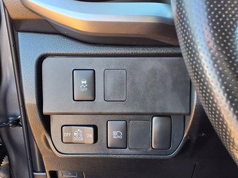 Used 2023 Toyota Tacoma SR5 w/ Technology Package image 17