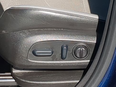 Used 2022 GMC Terrain SLT w/ Infotainment Package II image 13