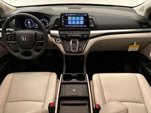 Certified 2026 Honda Odyssey EX-L image 13