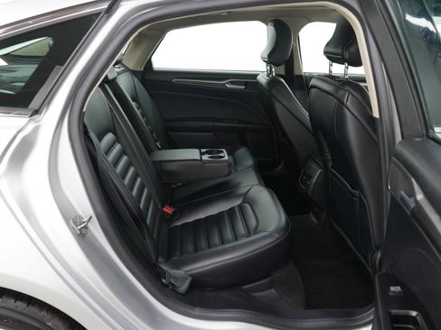 Used 2019 Ford Fusion SEL FWD image 12