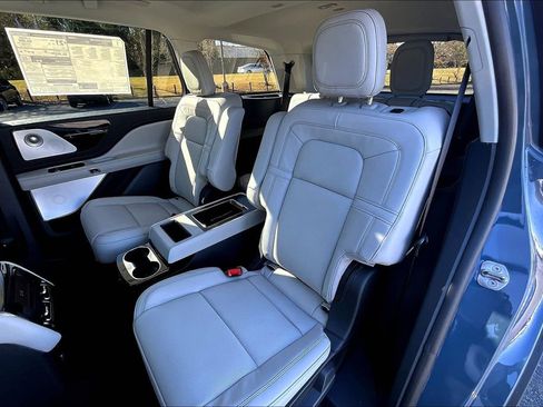 New 2026 Lincoln Aviator Reserve w/ Luxury Package image 10