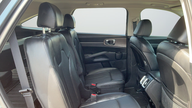 Used 2022 Kia Sorento EX w/ Panoramic Sunroof Package FWD image 22