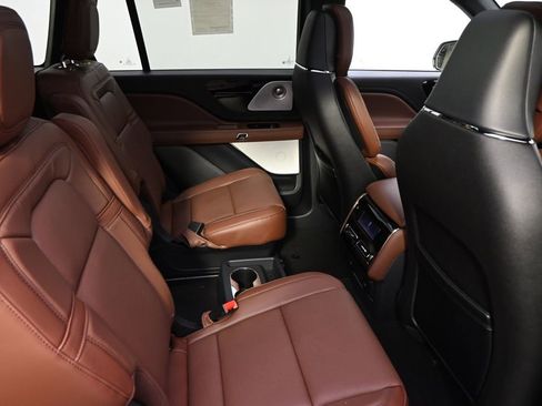 New 2026 Lincoln Aviator Reserve AWD/4WD image 18