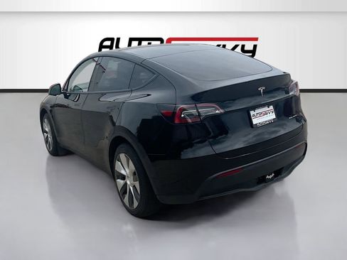 Used 2023 Tesla Model Y Long Range image 5