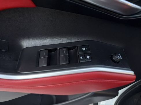 Used 2021 Toyota Highlander XSE FWD image 10