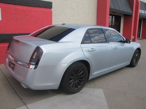 Used 2013 Chrysler 300 RWD image 6