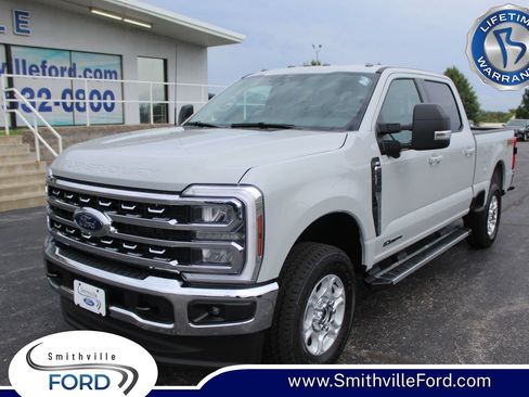 New 2026 Ford F250 XLT w/ XLT Premium Package AWD/4WD image 1