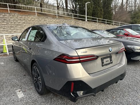 New 2026 BMW 530i xDrive w/ M Sport Package image 4