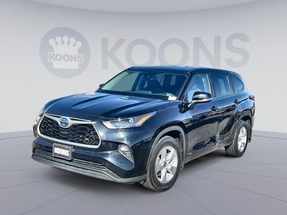 Used 2023 Toyota Highlander LE