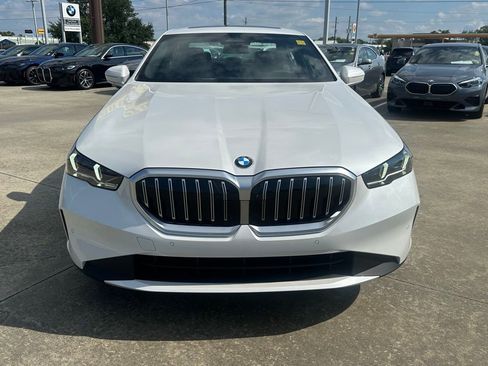 New 2026 BMW 530i w/ Premium Package image 2