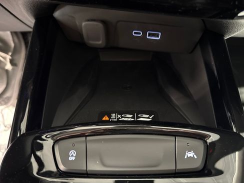 New 2026 Chevrolet Trax LT w/ Sunroof Package FWD image 21