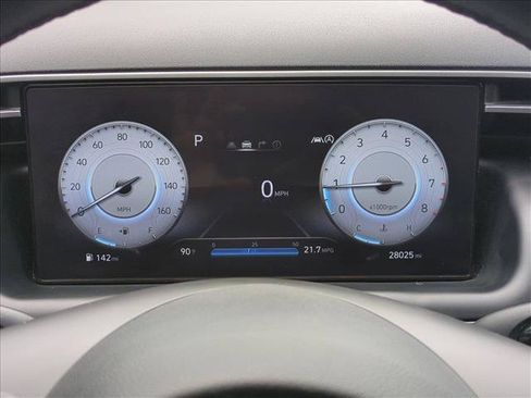 Certified 2023 Hyundai Tucson Limited AWD/4WD image 11