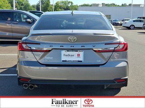 Certified 2025 Toyota Camry SE FWD image 5