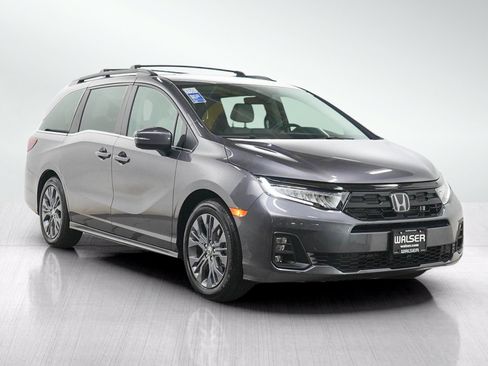 Used 2026 Honda Odyssey Touring image 7
