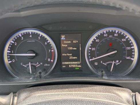 Used 2018 Toyota Highlander XLE AWD/4WD image 9
