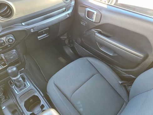 Used 2022 Jeep Gladiator Sport image 12