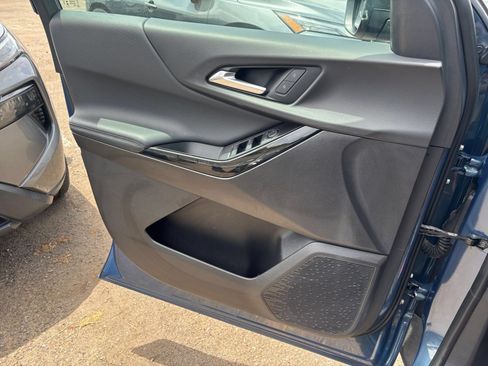 Used 2025 Chevrolet Equinox LT FWD image 18