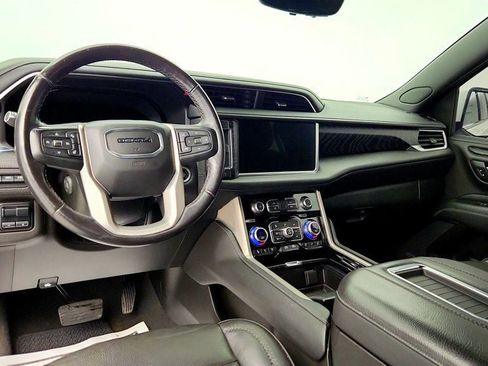 Used 2022 GMC Yukon Denali w/ Advanced Technology Package image 13