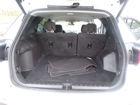 Used 2018 Chevrolet Equinox LT FWD image 17