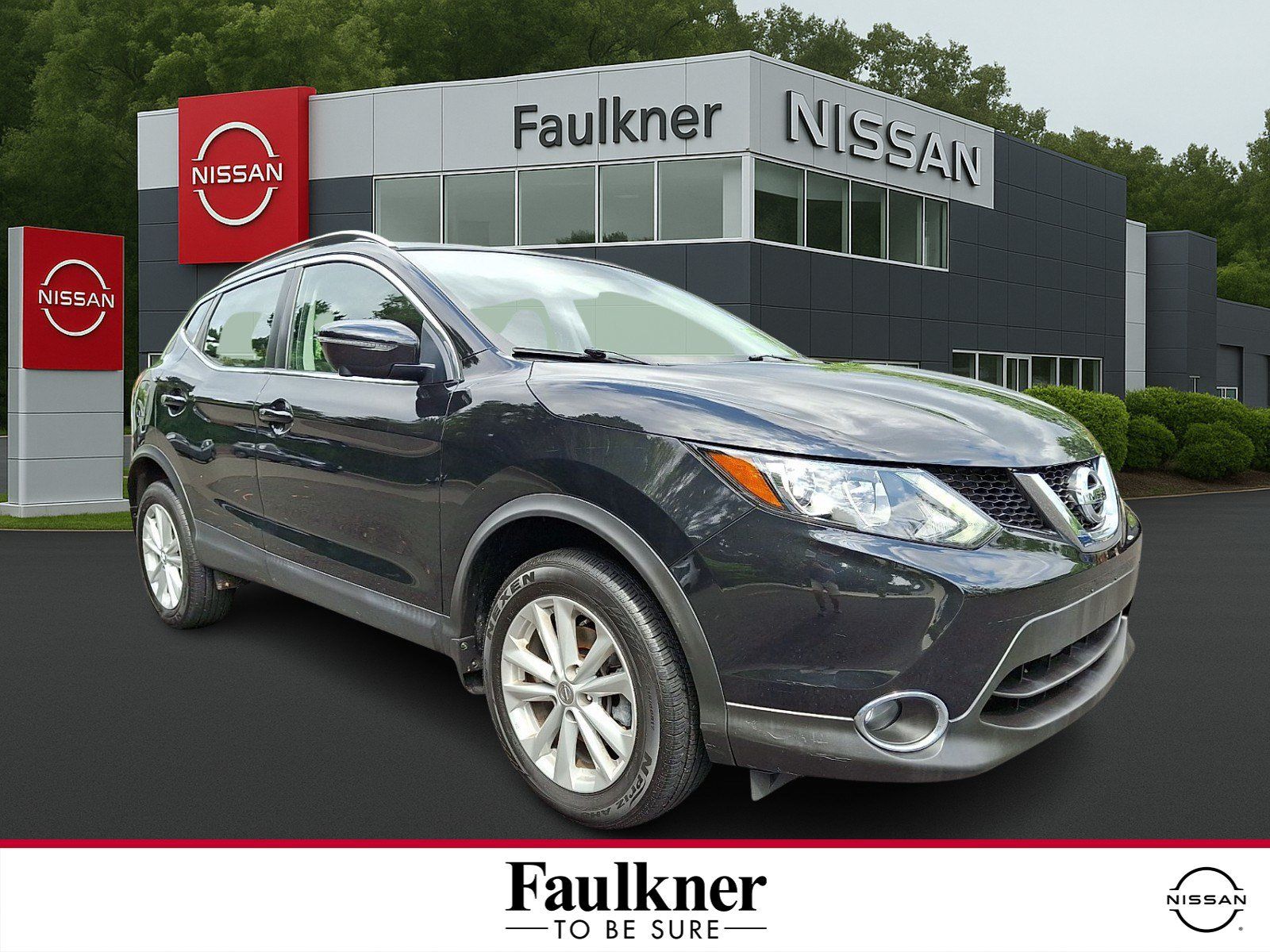 Certified 2017 Nissan Rogue Sport SV w/ SV Premium Package FWD image 1