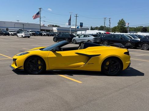 Used 2026 Chevrolet Corvette Z06 RWD image 8