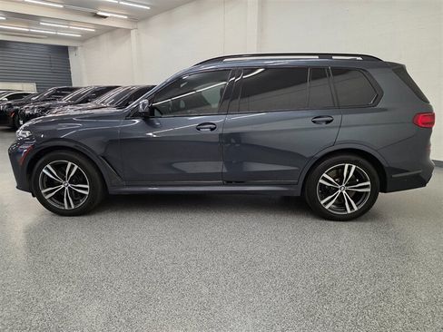 Used 2021 BMW X7 M50i AWD/4WD image 4