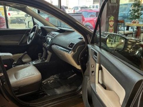 Used 2017 Subaru Forester 2.5i Limited image 32