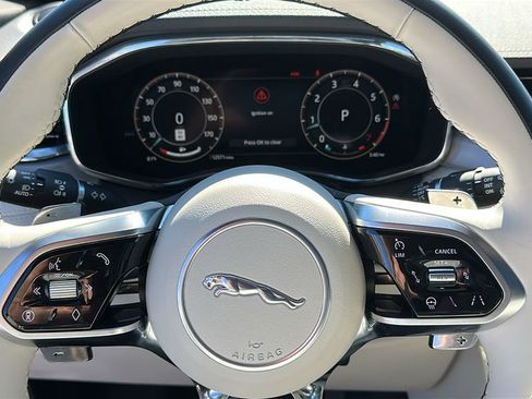 Certified 2025 Jaguar F-PACE R-Dynamic S image 11