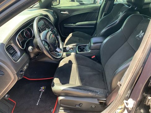 Used 2018 Dodge Charger R/T Scat Pack RWD image 10