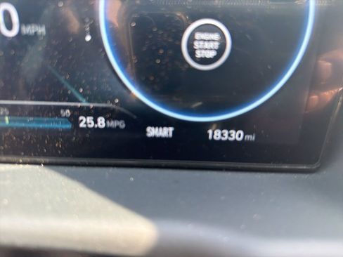 Used 2024 Hyundai Tucson Limited image 17